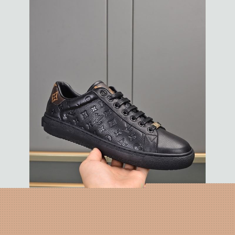 l**is V*t*n sneakers